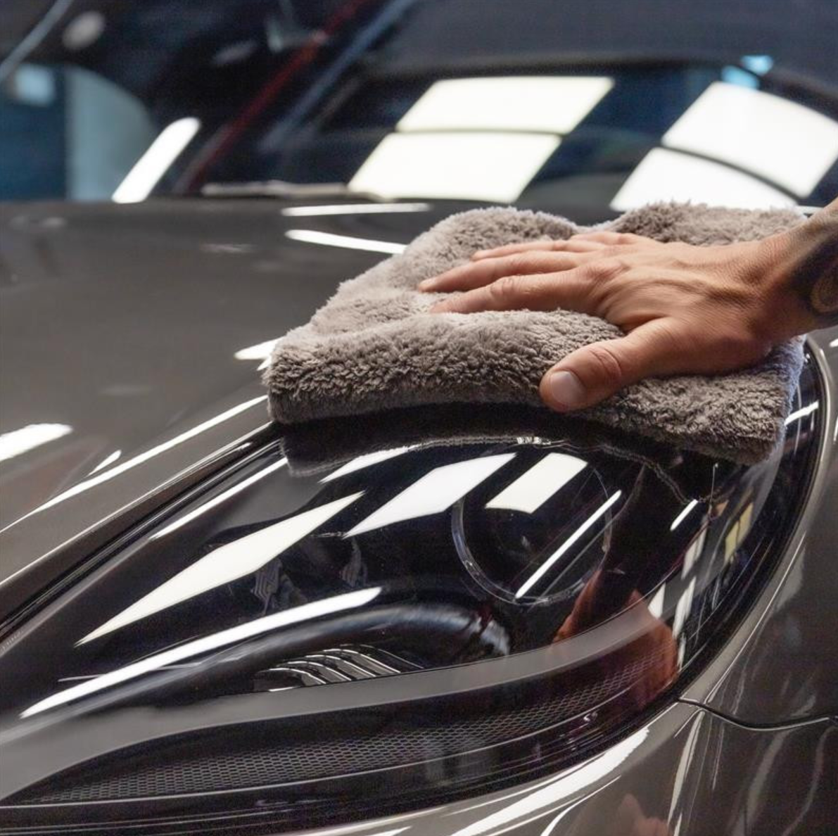 Prosop Microfibra Premium Portocaliu/Gri, Grosime 1200 GSM, Dimensiune 90X60 cm, + Doua Lavete Din Microfibra Fara Margini Cusute, Grosime 380 GSM, Dimensiune 40x40 cm + 5 Pensule din Burete + O pensula din Nanofibre